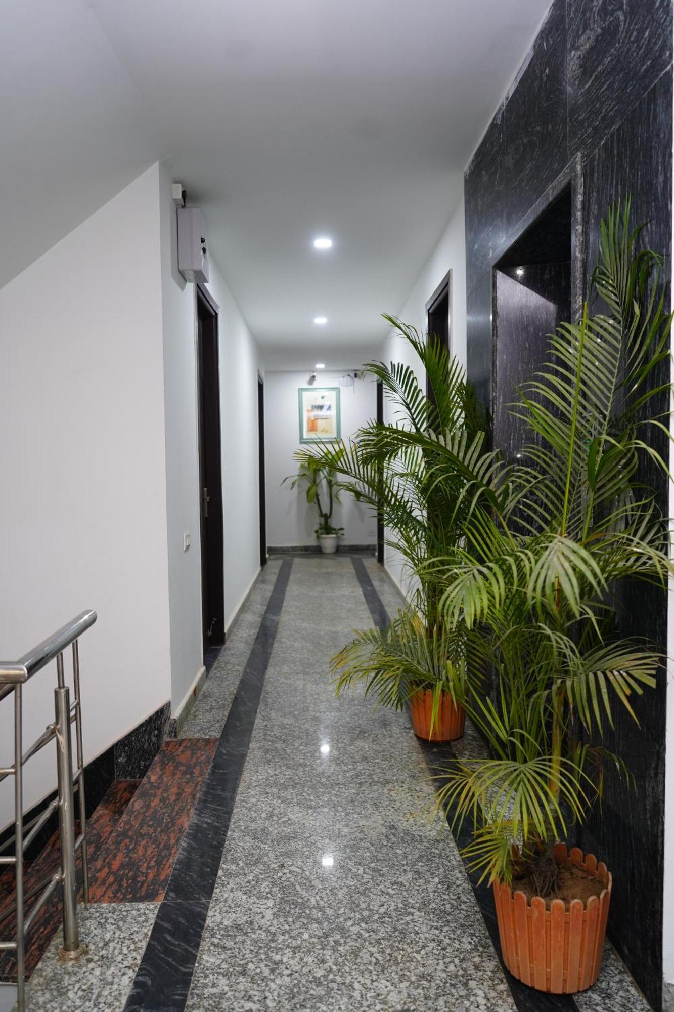 Posh Garden Inn Artemis Hospital Road Gurgaon Luaran gambar